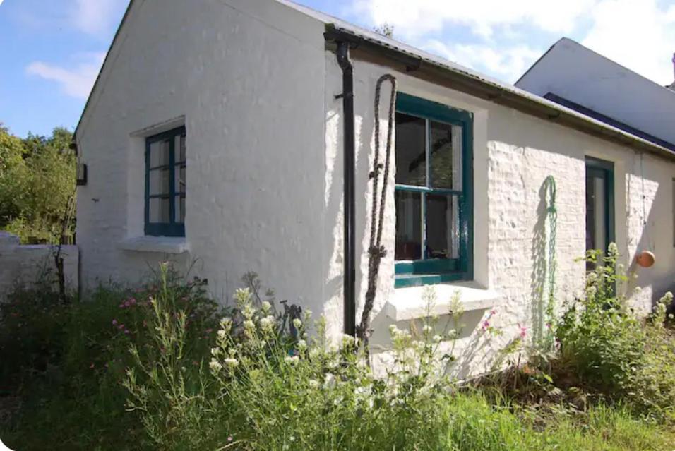 Tiny Cosy Snug Apartment Manorowen Екстериор снимка