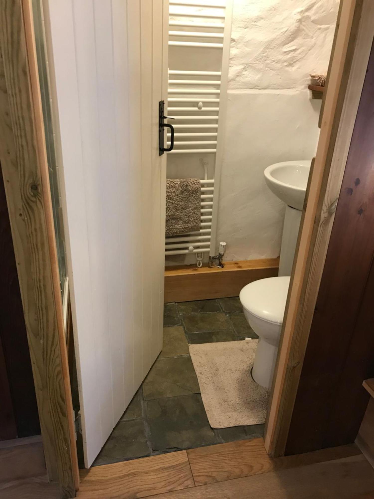 Tiny Cosy Snug Apartment Manorowen Екстериор снимка