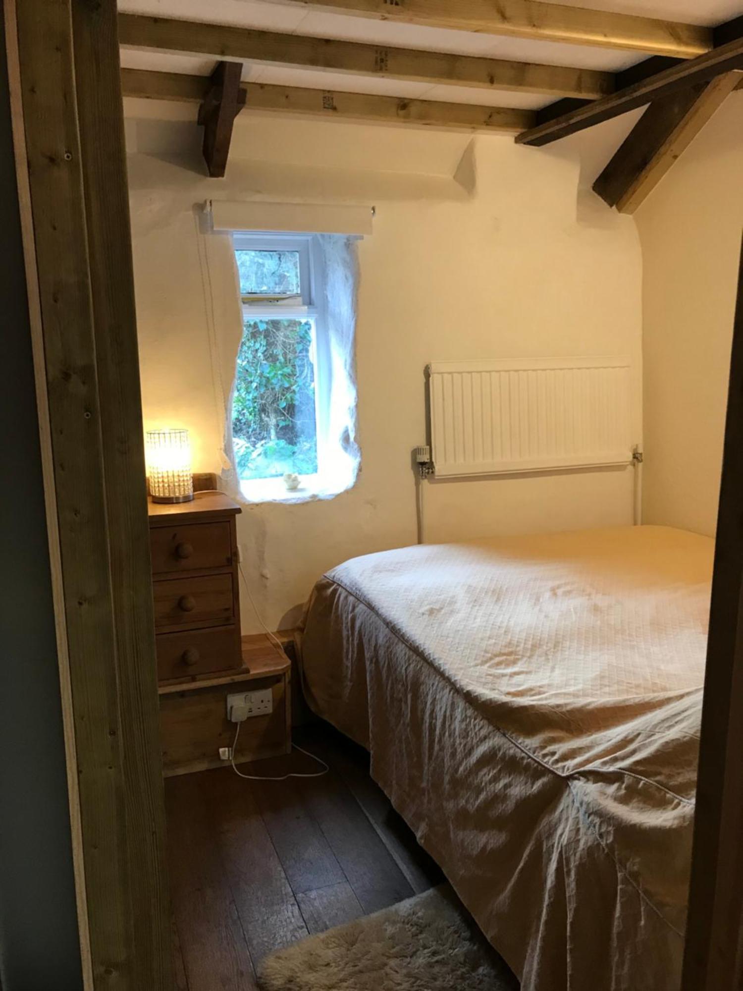 Tiny Cosy Snug Apartment Manorowen Екстериор снимка