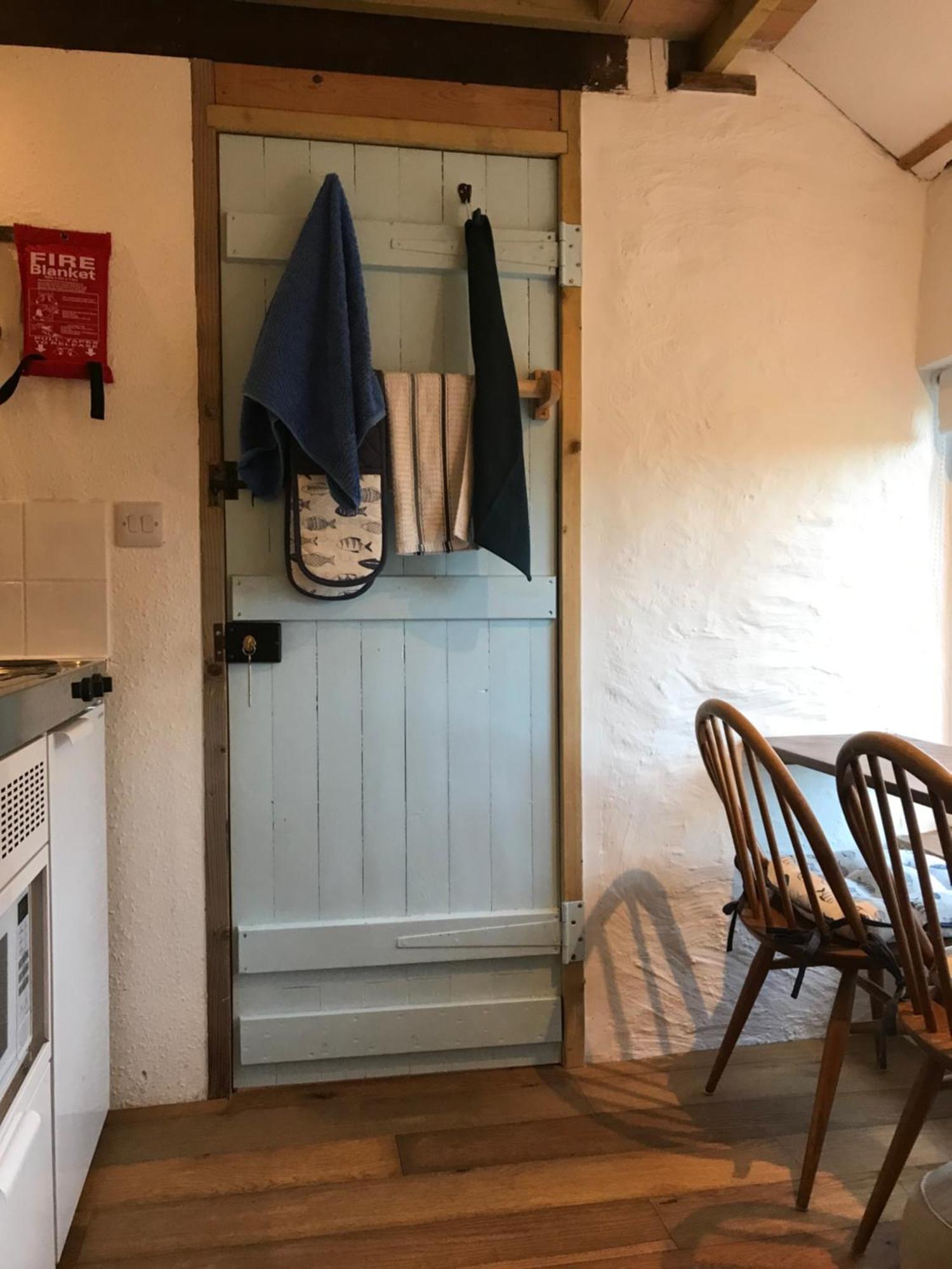 Tiny Cosy Snug Apartment Manorowen Екстериор снимка