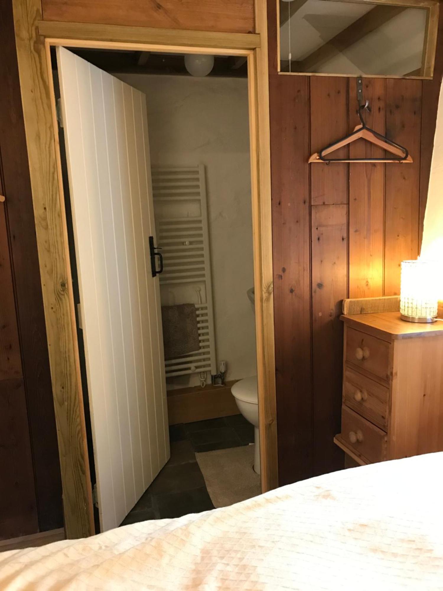 Tiny Cosy Snug Apartment Manorowen Екстериор снимка