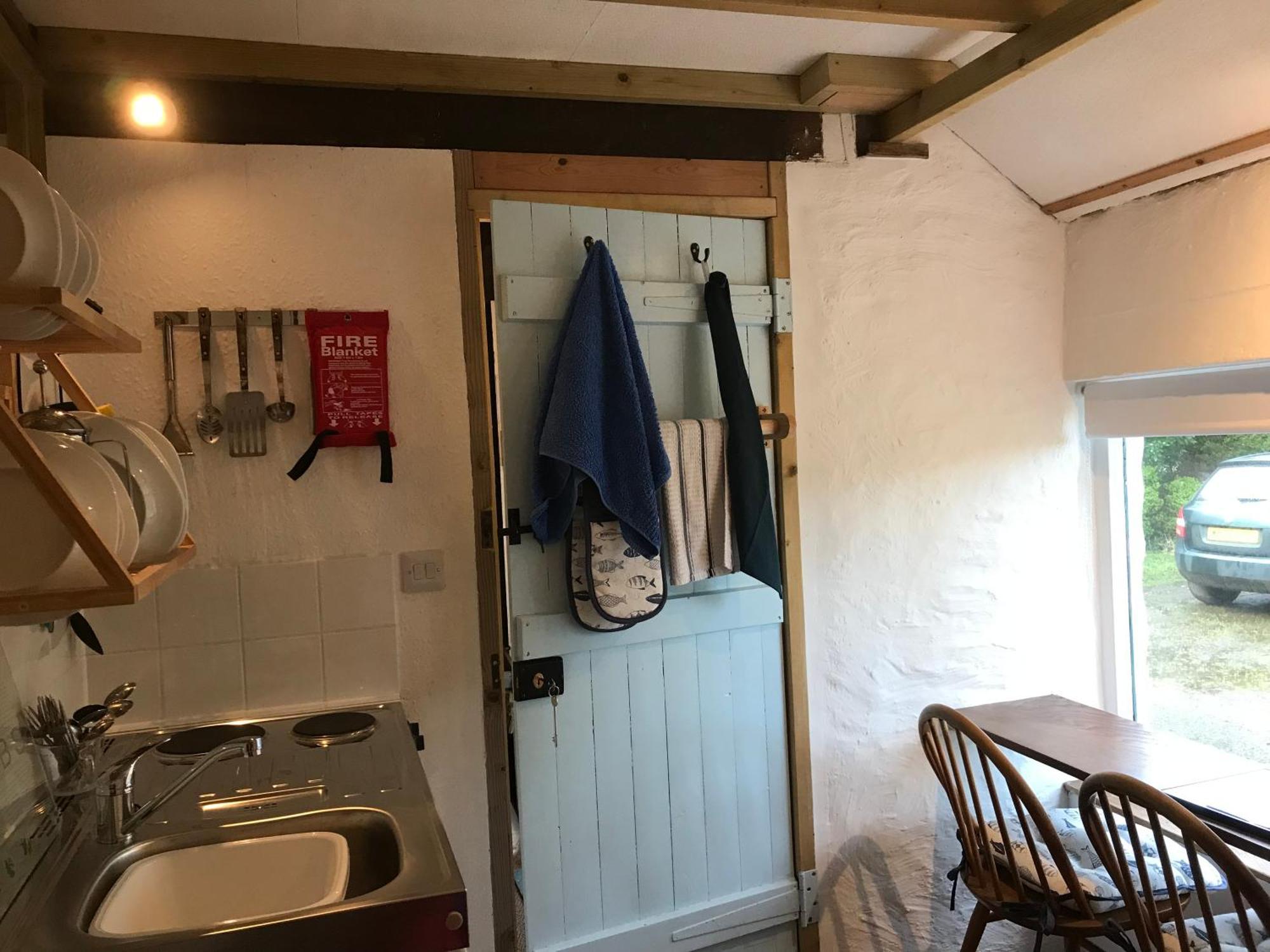 Tiny Cosy Snug Apartment Manorowen Екстериор снимка