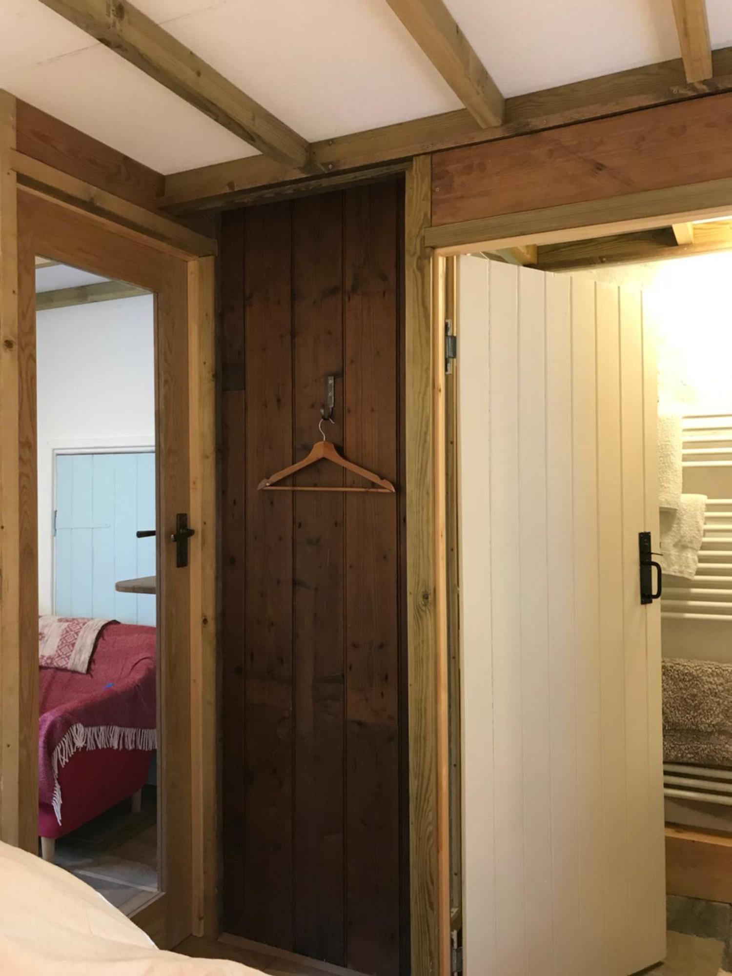 Tiny Cosy Snug Apartment Manorowen Екстериор снимка